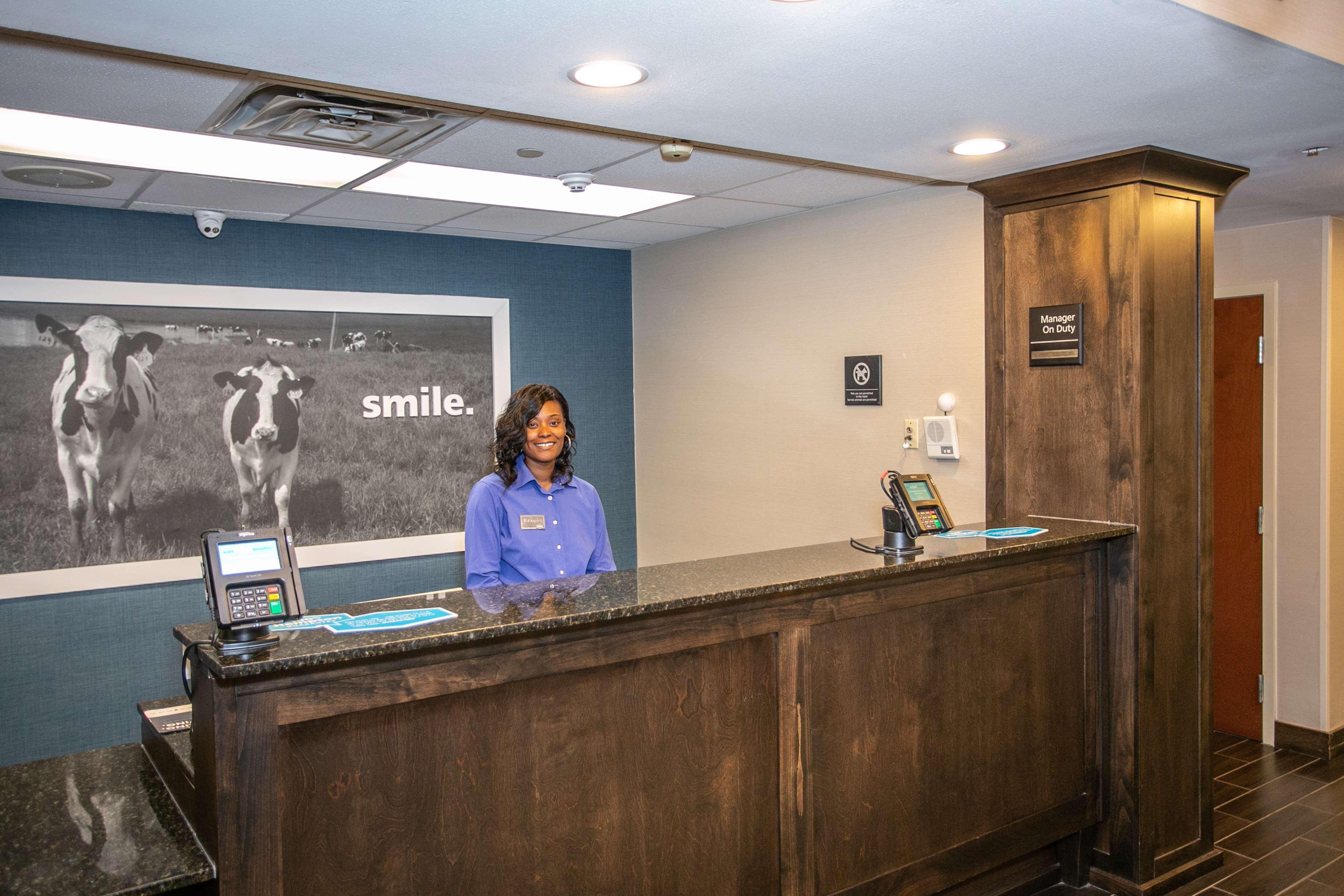 Hampton Inn Marshall Ngoại thất bức ảnh